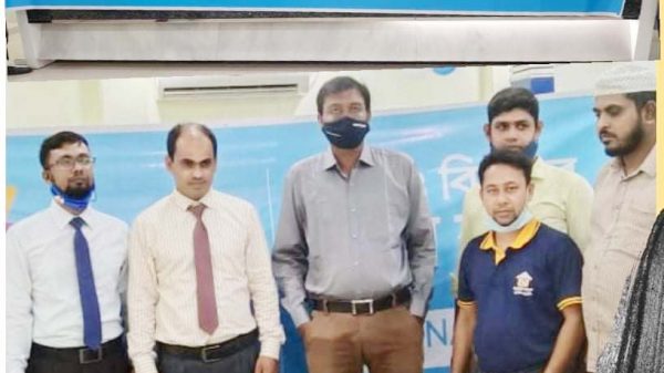 যমুনা ব্যাংক এর ২১তম প্রতিষ্ঠা বার্ষিকী উপলক্ষ্যে পাবনার ভাঙ্গুড়া শাখায় কেক কাটা ও মত বিনিময় সভার আয়োজন করা হয়।