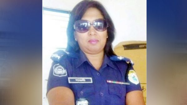 সেই এসআই লাভলীকে অব্যাহতি