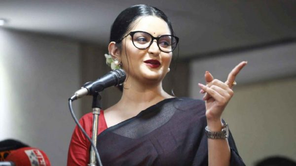 পরীমনির সংবাদ সম্মেলন, দেখুন ছবিতে