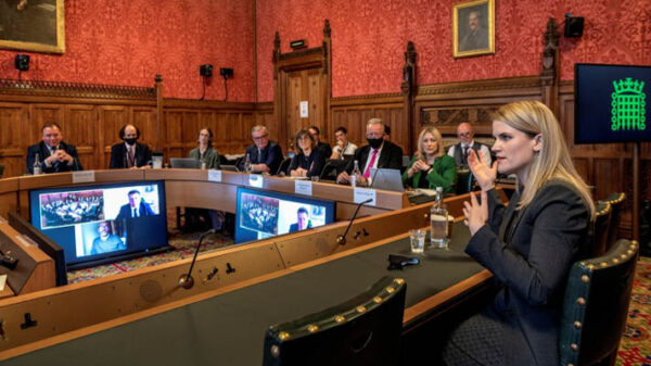 গোপন তথ্য ফাঁস করলেন ফেসবুকের সাবেক কর্মকর্তা