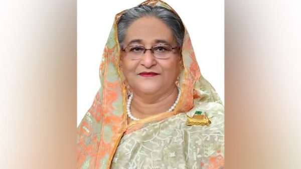 দেশে ফিরলেন প্রধানমন্ত্রী