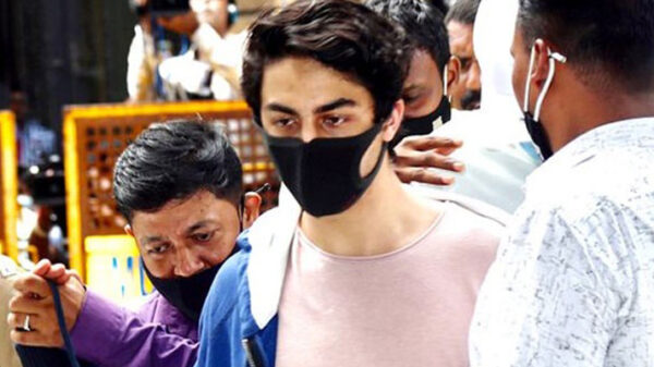জামিন পেলেন শাহরুখপুত্র আরিয়ান