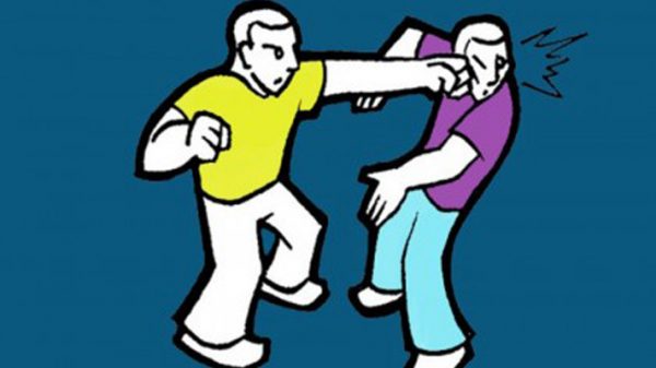 বিদ্যালয়ের সভাপতির ঘুষিতে দাঁত ভাঙল প্রধান শিক্ষকের