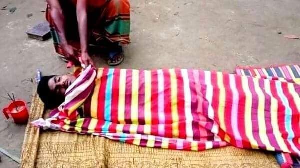 মোবাইল ফোনে গেম খেলতে মানা করায় এক কিশোরের আত্মহত্যা !