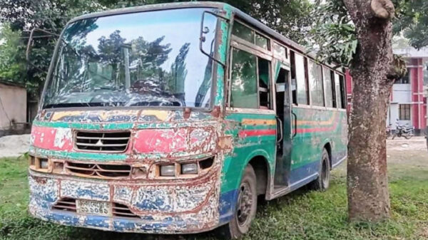 বাসে কলেজছাত্রীকে ধর্ষণচেষ্টা, চালক গ্রেপ্তার