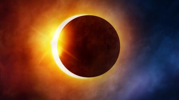 ৫৮০ বছরের মধ্যে দীর্ঘতম চন্দ্রগ্রহণ শুক্রবার