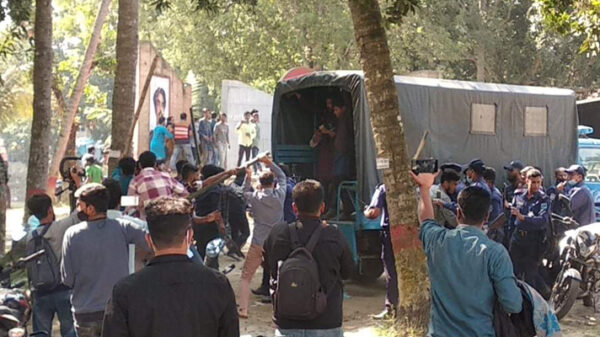 মাওলানা ভাসানীর মাজারে রেজা কিবরিয়া-নুরের ওপর হামলা