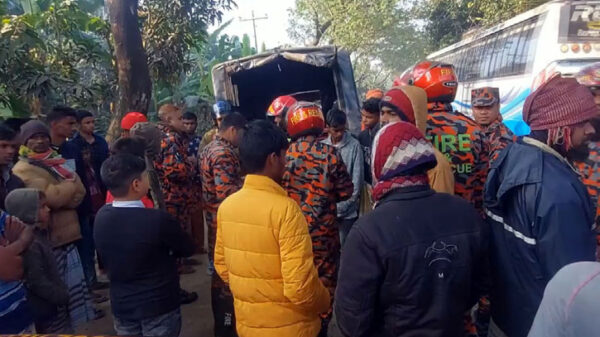 পাবনায় পৃথক সড়ক দুর্ঘটনায় নিহত ৩